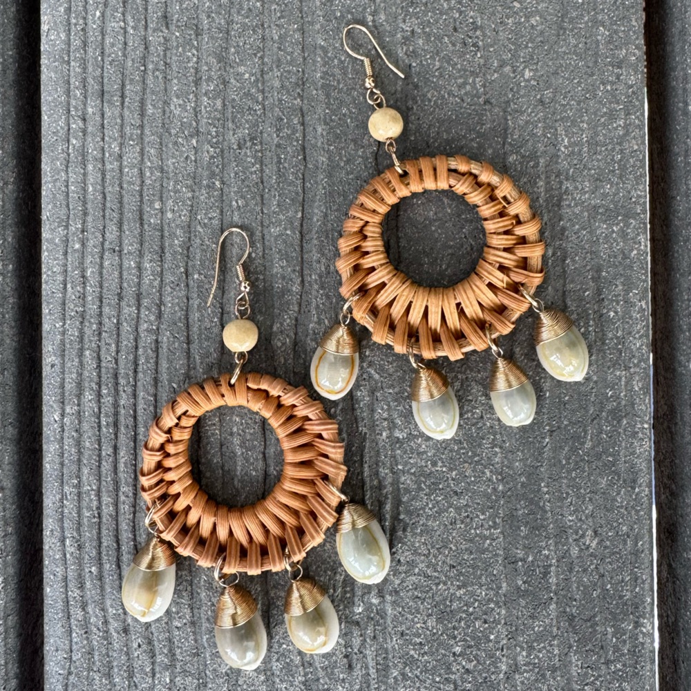 Boho Rattan Cowrie Shell Dangle Earrings - Picture 2 of 2